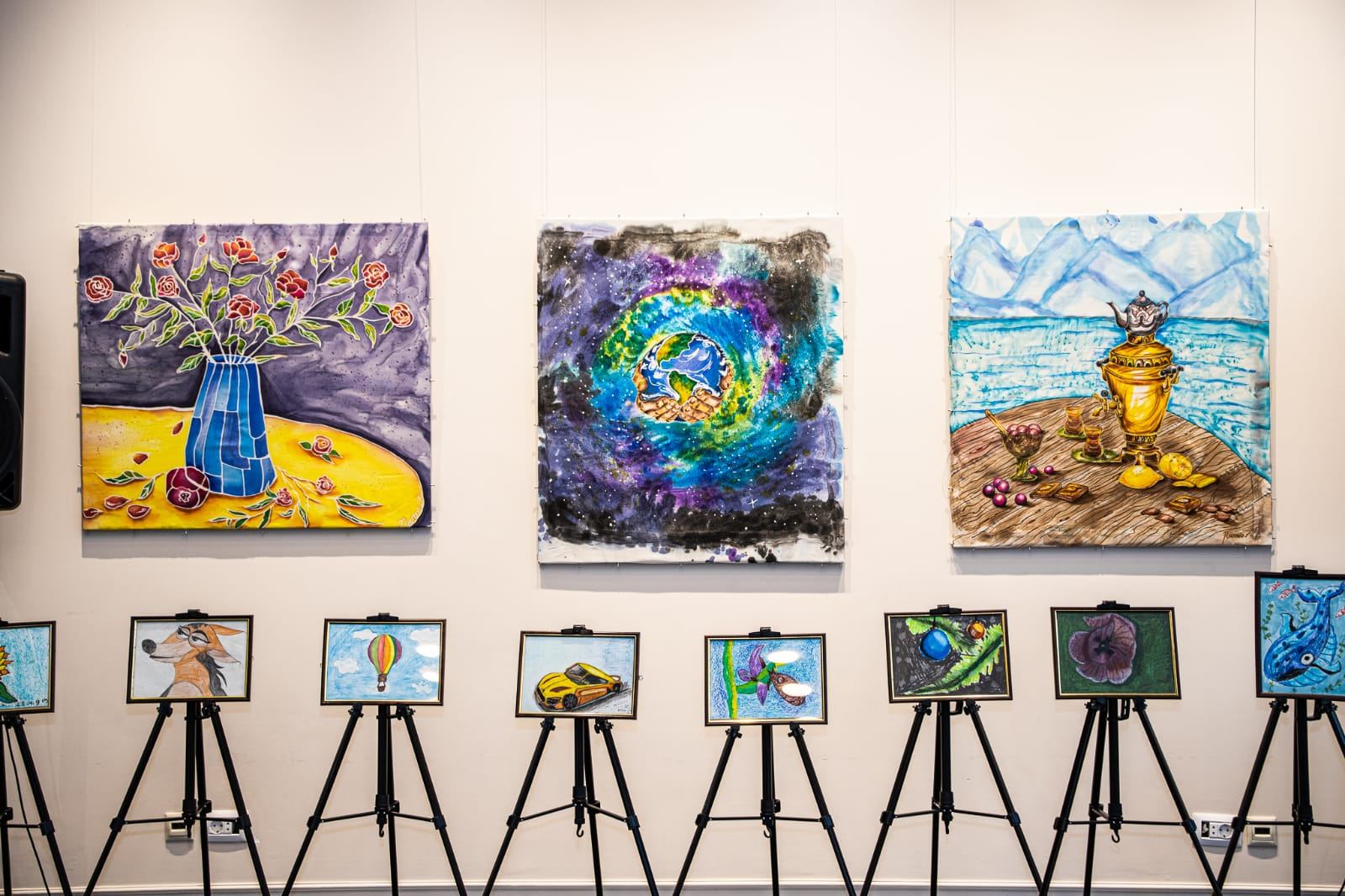 Ее кисть - волшебная палочка…В Баку открылась выставка художницы из США Нармин Садыховой-Бакус "Вечные ценности" (ФОТО)