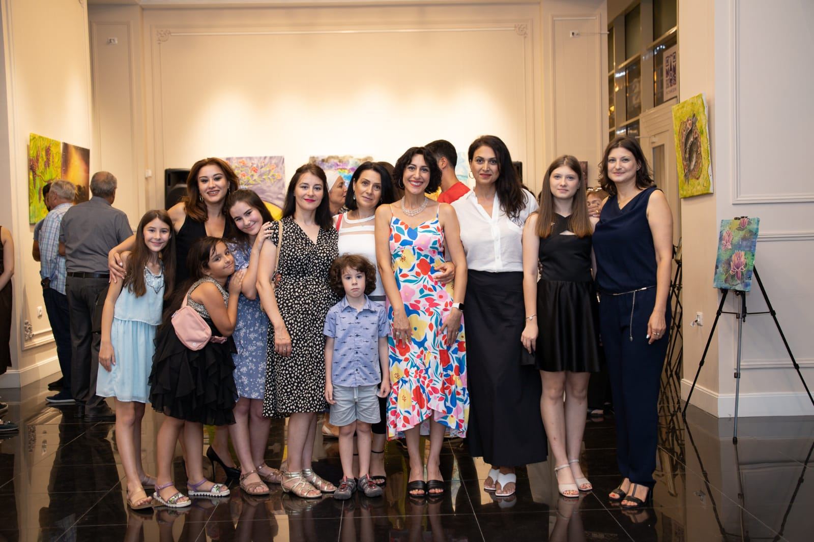 Ее кисть - волшебная палочка…В Баку открылась выставка художницы из США Нармин Садыховой-Бакус "Вечные ценности" (ФОТО)