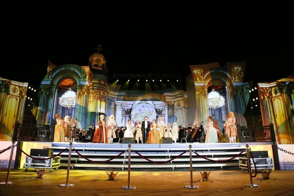 Эльчин Азизов выступил на открытии международного фестиваля "Каспийские сезоны" в Астрахани (ФОТО)