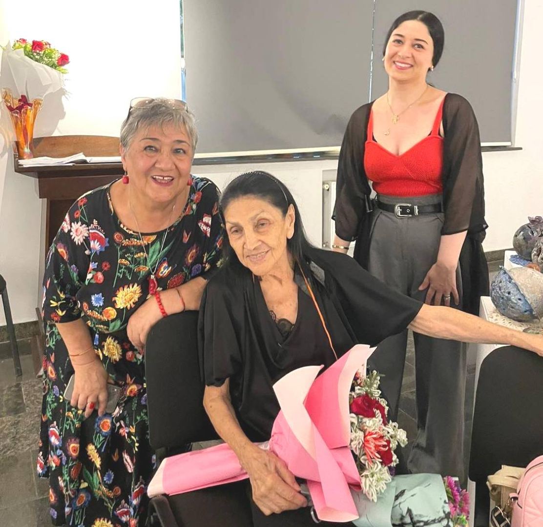 Творческие женщины Азербайджана представили выставку изделий ручной работы (ФОТО)