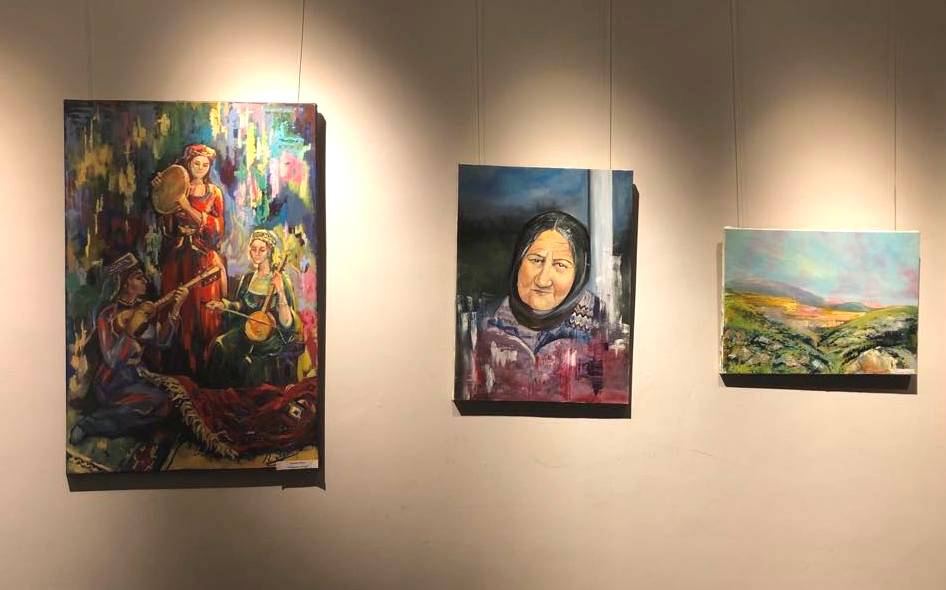 Творческие женщины Азербайджана представили выставку изделий ручной работы (ФОТО)