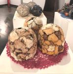 Творческие женщины Азербайджана представили выставку изделий ручной работы (ФОТО)