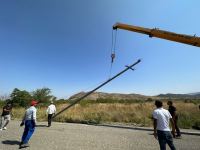 Проводится линия электропередачи на дороге Агдам-Ханкенди (ФОТО)