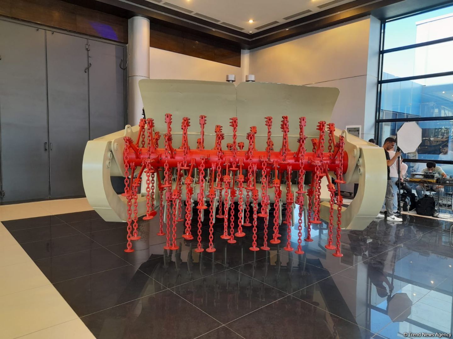 Азербайджанскому агентству передана машина для разминирования отечественного производства (ФОТО)