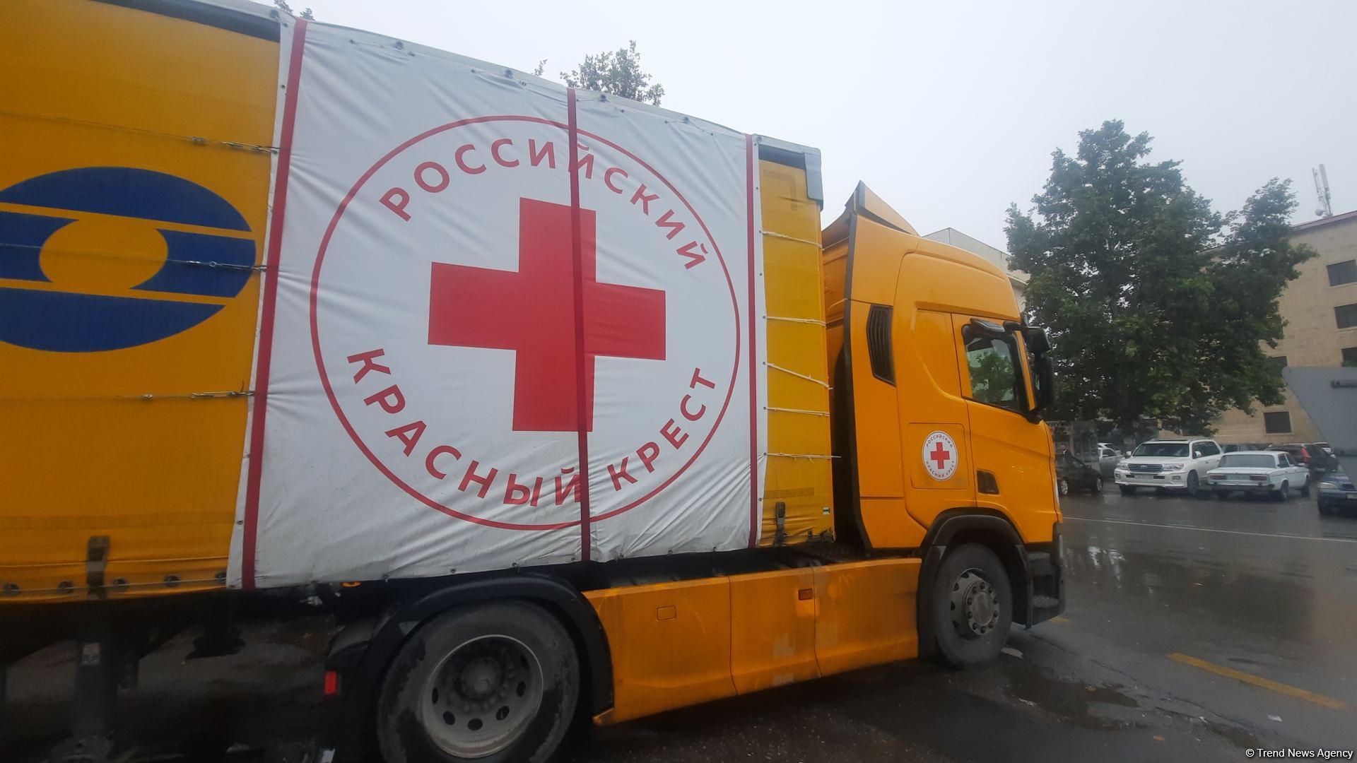 Большегруз с продовольствием из России второй день ожидает проезда в Ханкенди  (ФОТО/ВИДЕО)