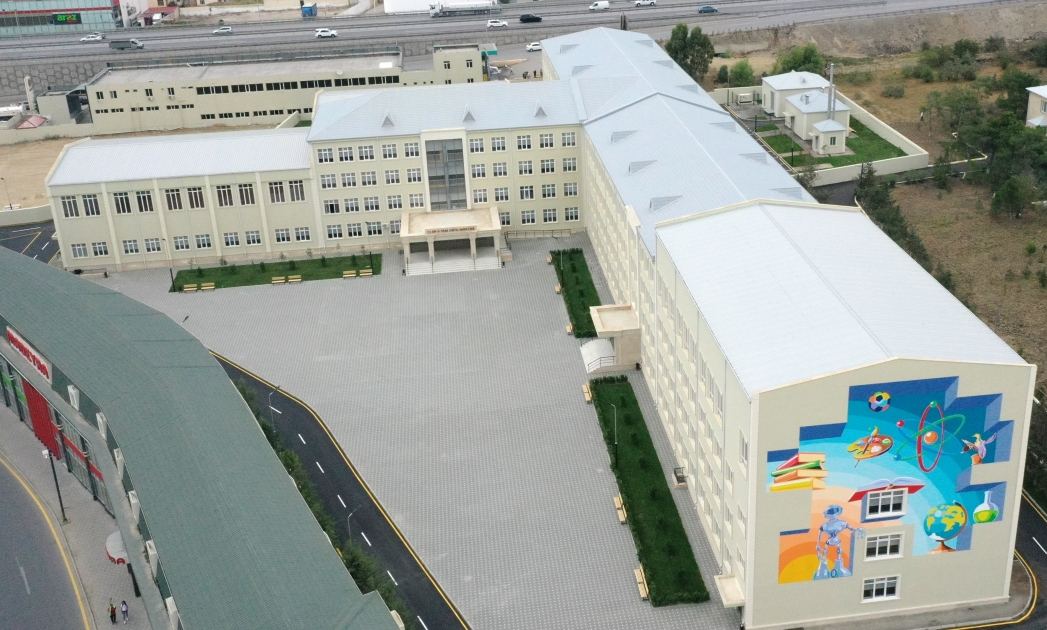 Президент Ильхам Алиев принял участие в открытии нового здания полной средней школы номер 11 города Хырдалан (ФОТО/ВИДЕО)