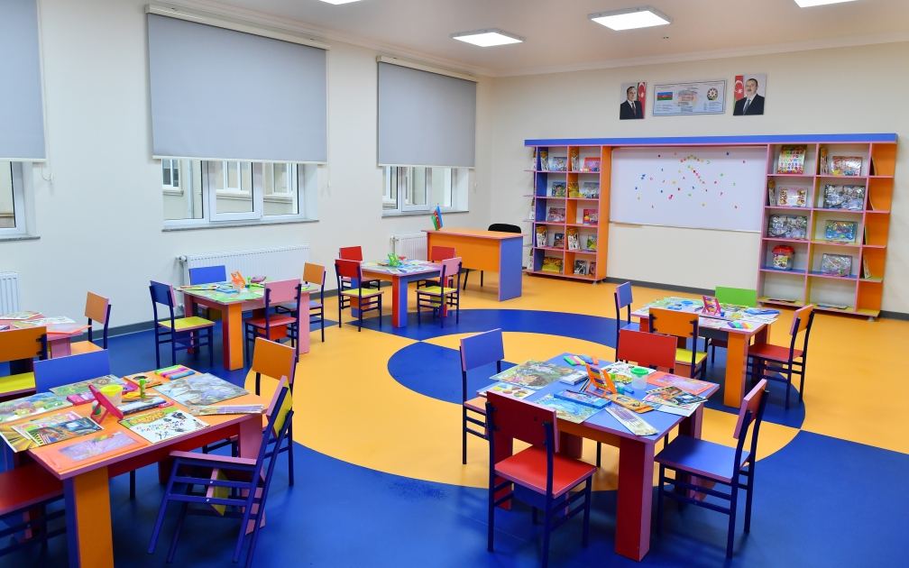 Президент Ильхам Алиев принял участие в открытии нового здания полной средней школы номер 11 города Хырдалан (ФОТО/ВИДЕО)