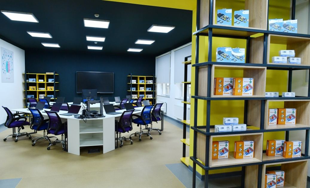 Президент Ильхам Алиев принял участие в открытии нового здания полной средней школы номер 11 города Хырдалан (ФОТО/ВИДЕО)