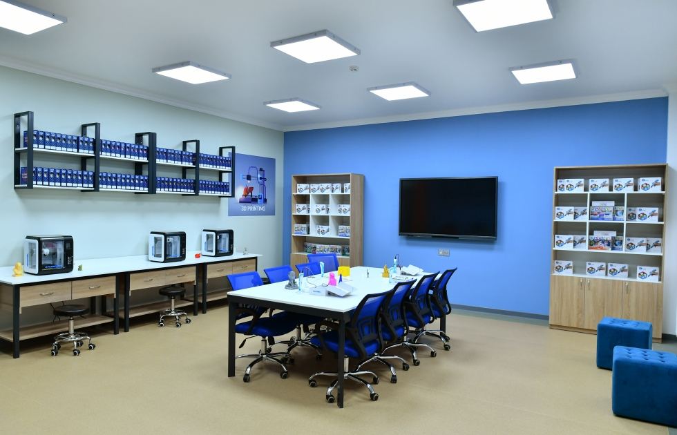 Президент Ильхам Алиев принял участие в открытии нового здания полной средней школы номер 11 города Хырдалан (ФОТО/ВИДЕО)