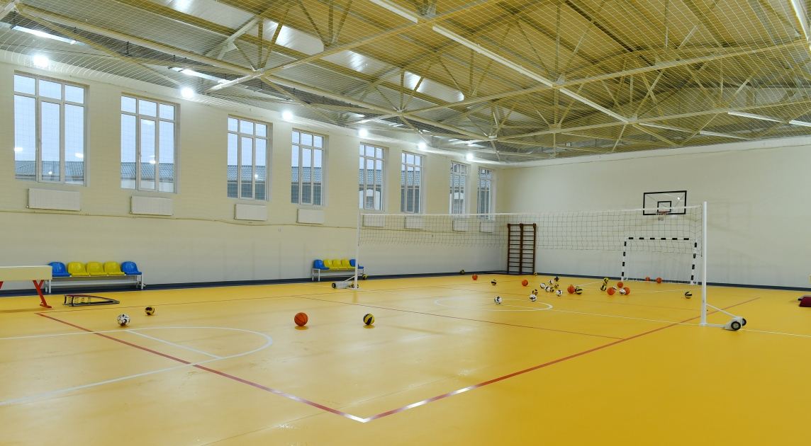 Президент Ильхам Алиев принял участие в открытии нового здания полной средней школы номер 11 города Хырдалан (ФОТО/ВИДЕО)