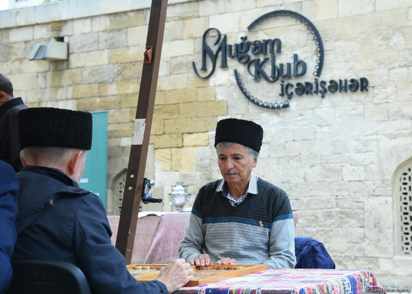 В старинной части Баку - Ичери шехер стартовал турнир по нардам среди ветеранов (ФОТО)