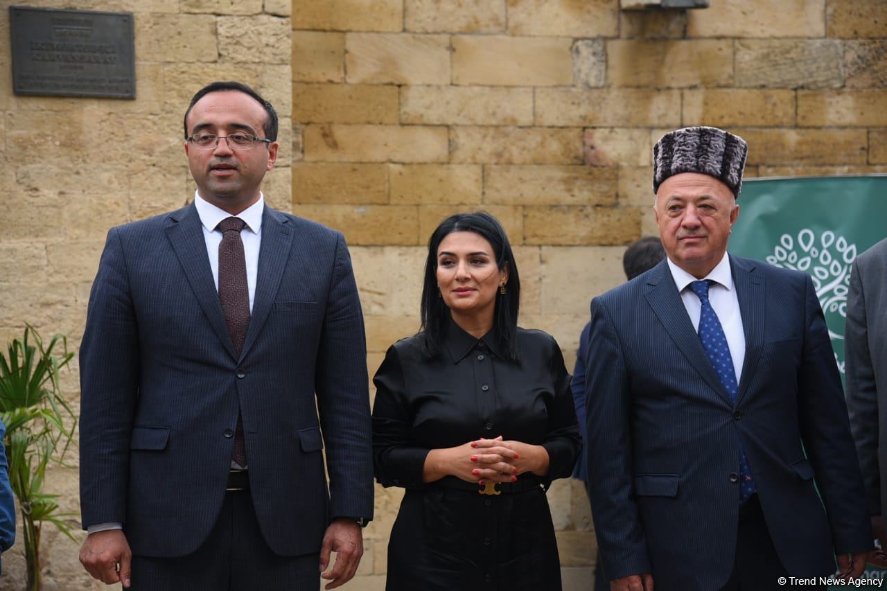 В старинной части Баку - Ичери шехер стартовал турнир по нардам среди ветеранов (ФОТО)