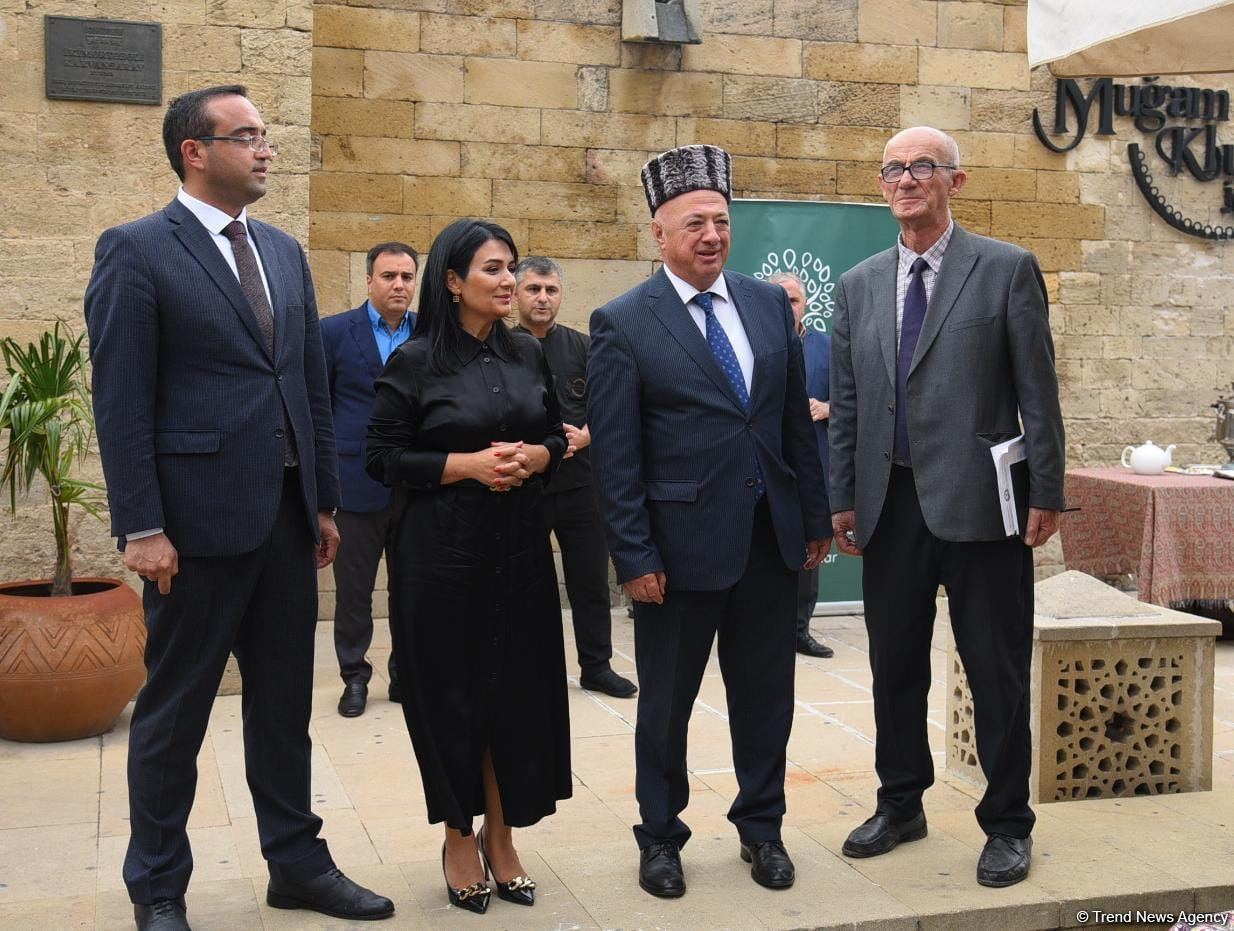 В старинной части Баку - Ичери шехер стартовал турнир по нардам среди ветеранов (ФОТО)