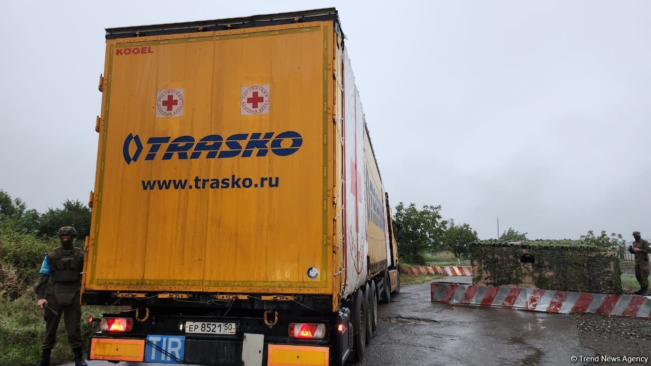 Дорога Агдам-Ханкенди открыта: Грузовик из России отправился в Карабах (ФОТО/ВИДЕО)