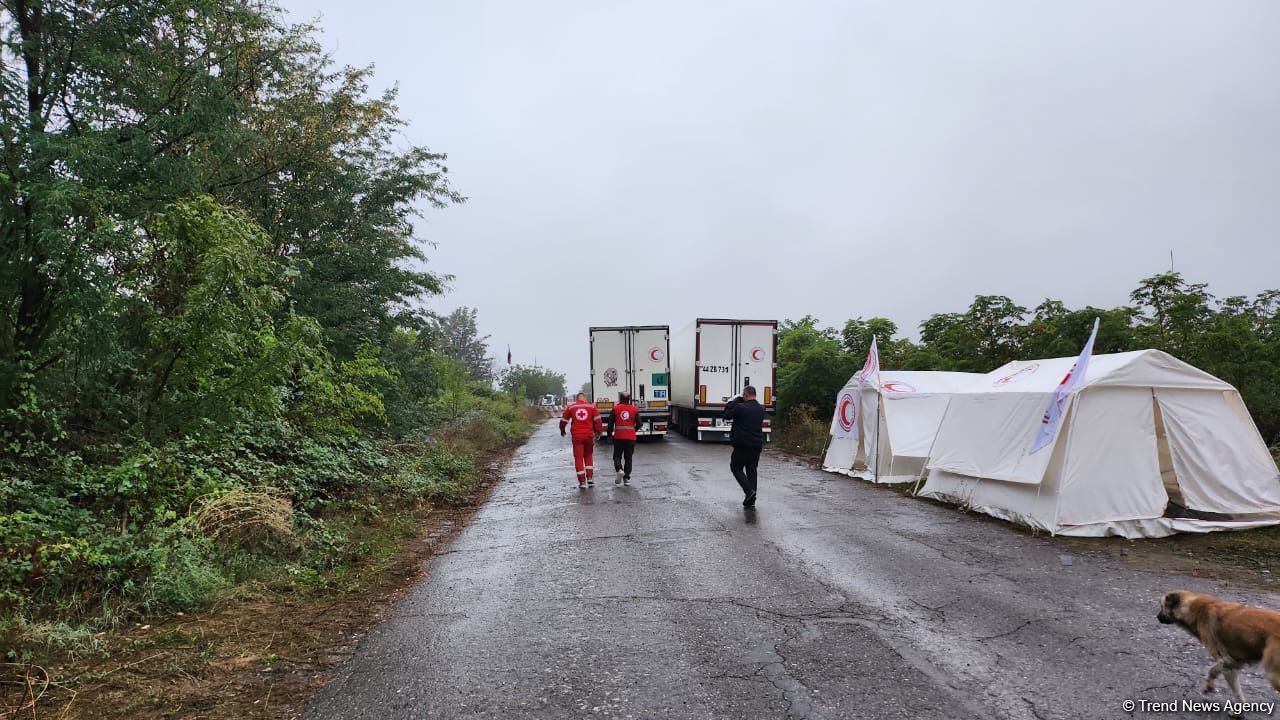 Дорога Агдам-Ханкенди открыта: Грузовик из России отправился в Карабах (ФОТО/ВИДЕО)