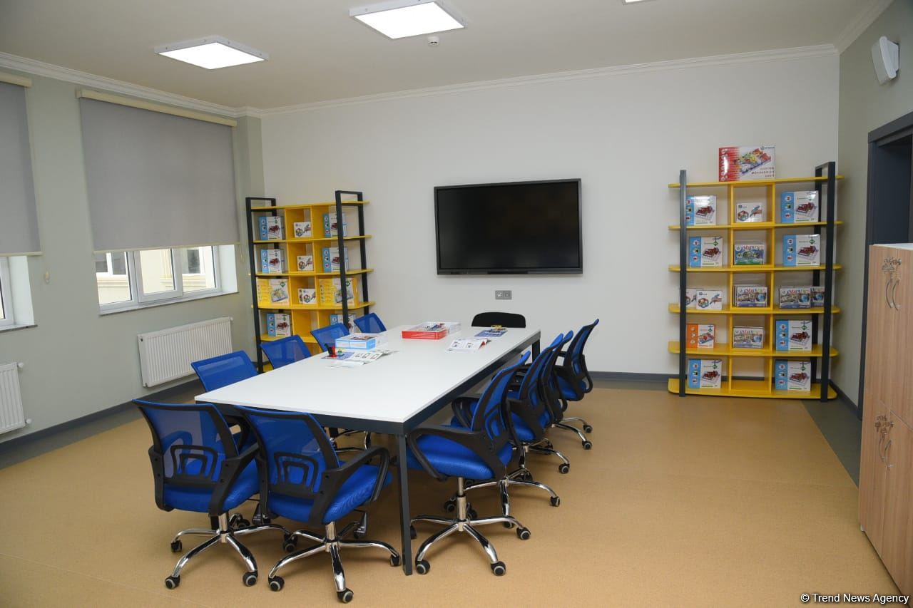 Фоторепортаж из новооткрывшейся школы номер 11 в Хырдалане