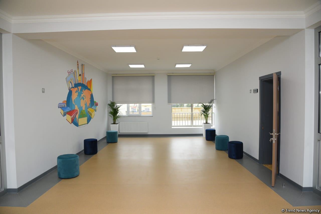 Фоторепортаж из новооткрывшейся школы номер 11 в Хырдалане