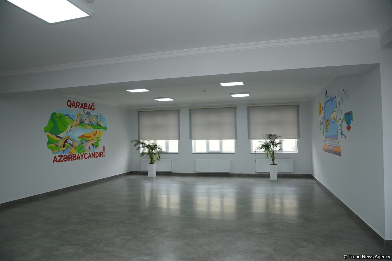 Фоторепортаж из новооткрывшейся школы номер 11 в Хырдалане