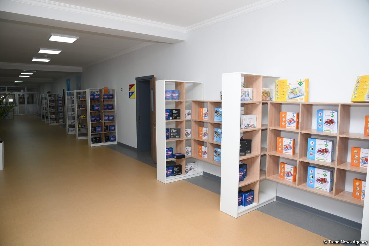 Фоторепортаж из новооткрывшейся школы номер 11 в Хырдалане