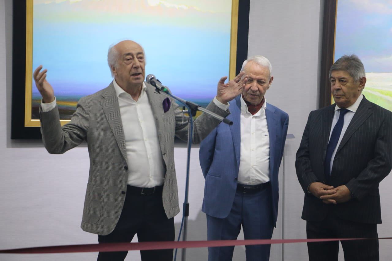 Персональная выставка Чингиза Фарзалиева в Узбекистане: впечатляющие пейзажи и натюрморты (ФОТО)