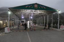 Грузовик МККК с продовольственным грузом досмотрен на ППП "Лачин" и едет в Ханкенди (ФОТО/ВИДЕО)