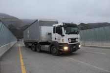 Грузовик МККК с продовольственным грузом досмотрен на ППП "Лачин" и едет в Ханкенди (ФОТО/ВИДЕО)