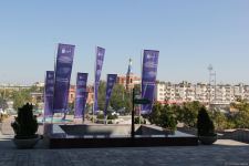 Азербайджанская делегация приняла участие в "Каспийском медиафоруме" и посетила школу имени Гейдара Алиева в Астрахани (ФОТО)