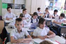 Азербайджанская делегация приняла участие в "Каспийском медиафоруме" и посетила школу имени Гейдара Алиева в Астрахани (ФОТО)