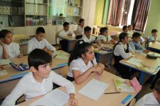 Азербайджанская делегация приняла участие в "Каспийском медиафоруме" и посетила школу имени Гейдара Алиева в Астрахани (ФОТО)