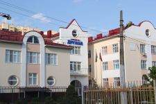 Азербайджанская делегация приняла участие в "Каспийском медиафоруме" и посетила школу имени Гейдара Алиева в Астрахани (ФОТО)