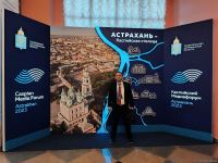 Азербайджанская делегация приняла участие в "Каспийском медиафоруме" и посетила школу имени Гейдара Алиева в Астрахани (ФОТО)