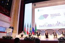 Азербайджанская делегация приняла участие в "Каспийском медиафоруме" и посетила школу имени Гейдара Алиева в Астрахани (ФОТО)