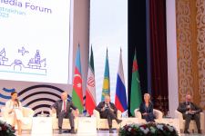 Азербайджанская делегация приняла участие в "Каспийском медиафоруме" и посетила школу имени Гейдара Алиева в Астрахани (ФОТО)