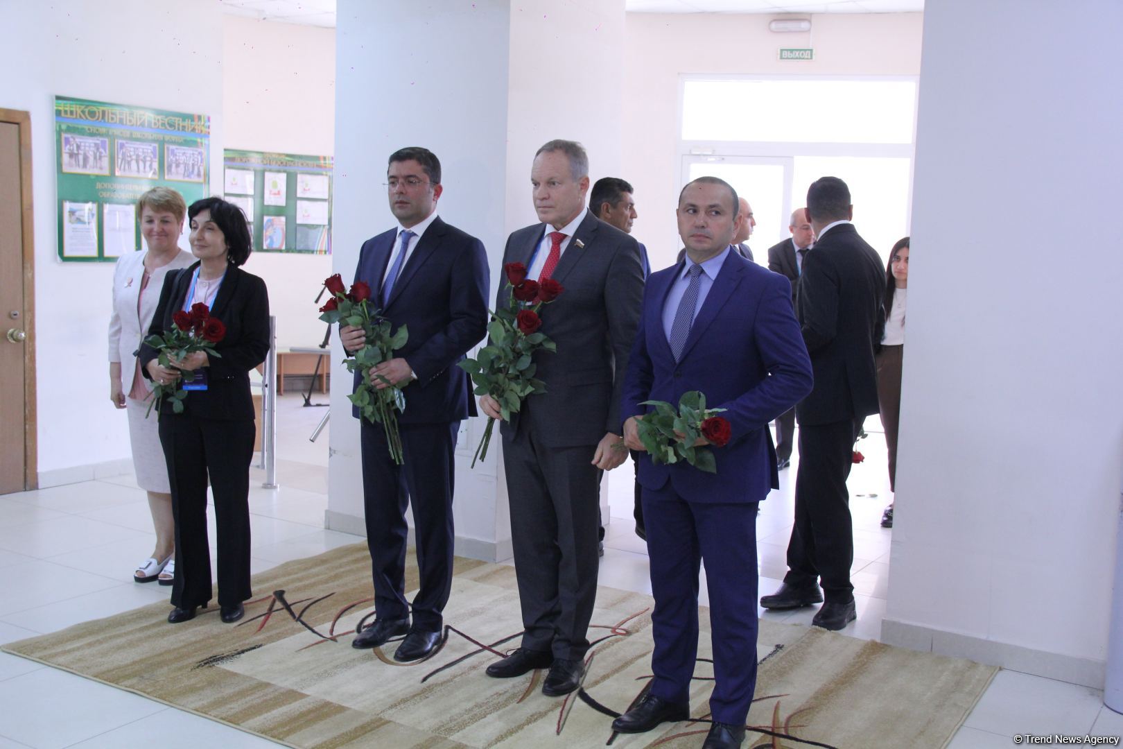 Азербайджанская делегация приняла участие в "Каспийском медиафоруме" и посетила школу имени Гейдара Алиева в Астрахани (ФОТО)