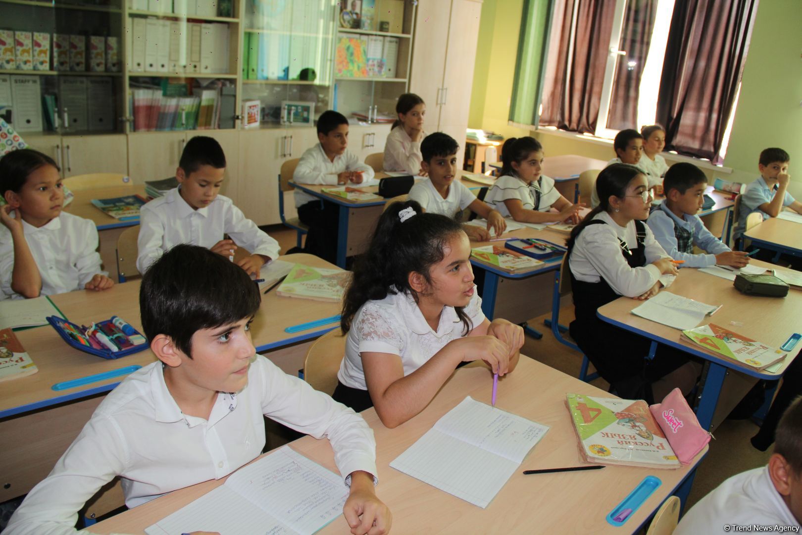 Азербайджанская делегация приняла участие в "Каспийском медиафоруме" и посетила школу имени Гейдара Алиева в Астрахани (ФОТО)