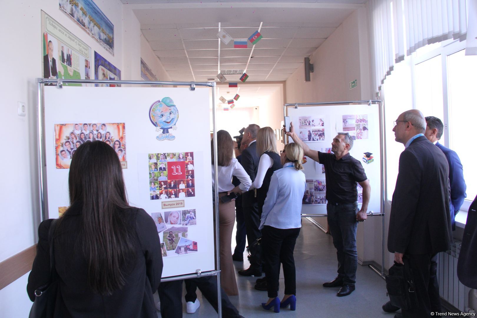 Азербайджанская делегация приняла участие в "Каспийском медиафоруме" и посетила школу имени Гейдара Алиева в Астрахани (ФОТО)