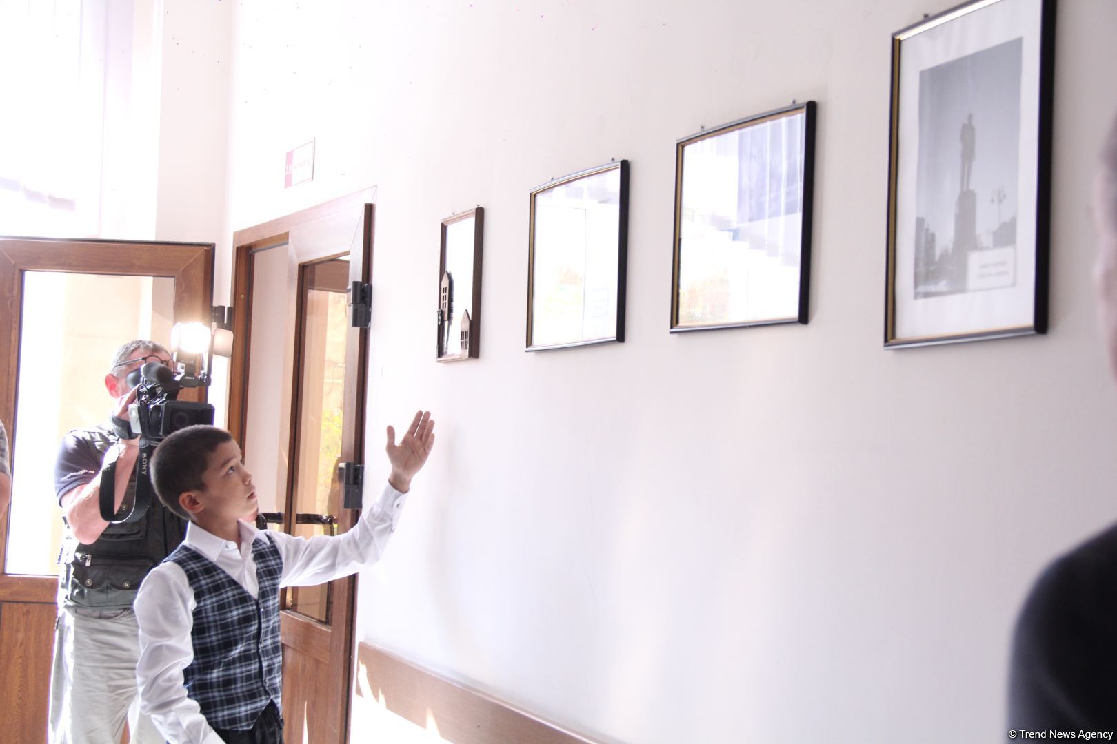 Азербайджанская делегация приняла участие в "Каспийском медиафоруме" и посетила школу имени Гейдара Алиева в Астрахани (ФОТО)