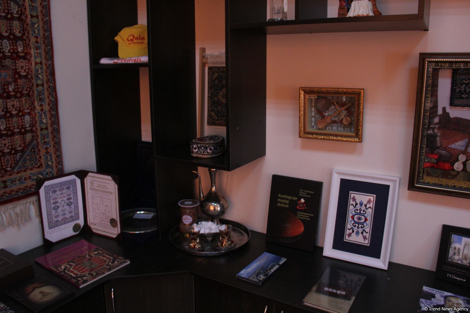 Азербайджанская делегация приняла участие в "Каспийском медиафоруме" и посетила школу имени Гейдара Алиева в Астрахани (ФОТО)