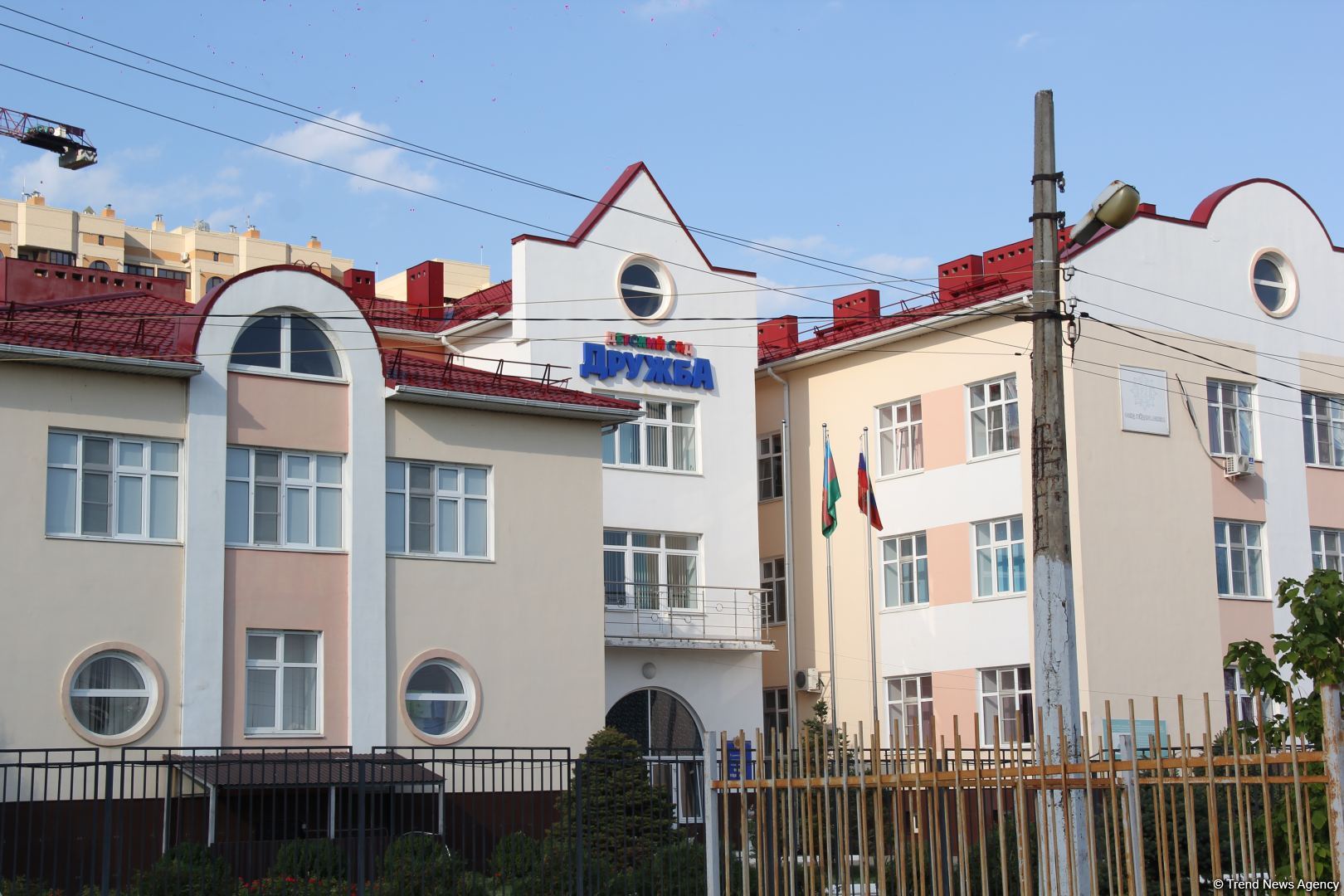 Азербайджанская делегация приняла участие в "Каспийском медиафоруме" и посетила школу имени Гейдара Алиева в Астрахани (ФОТО)