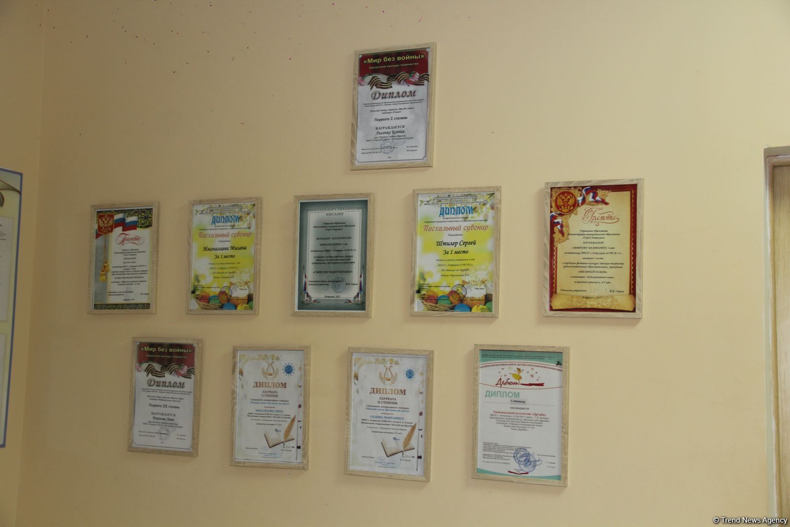 Азербайджанская делегация приняла участие в "Каспийском медиафоруме" и посетила школу имени Гейдара Алиева в Астрахани (ФОТО)