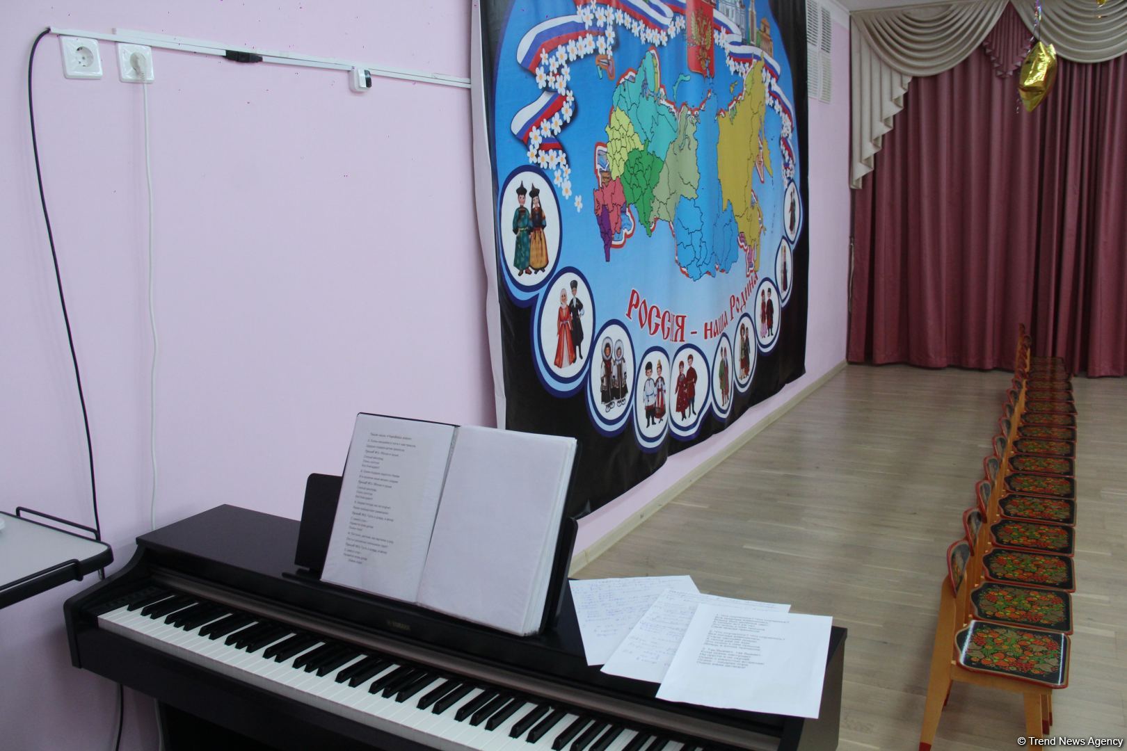 Азербайджанская делегация приняла участие в "Каспийском медиафоруме" и посетила школу имени Гейдара Алиева в Астрахани (ФОТО)