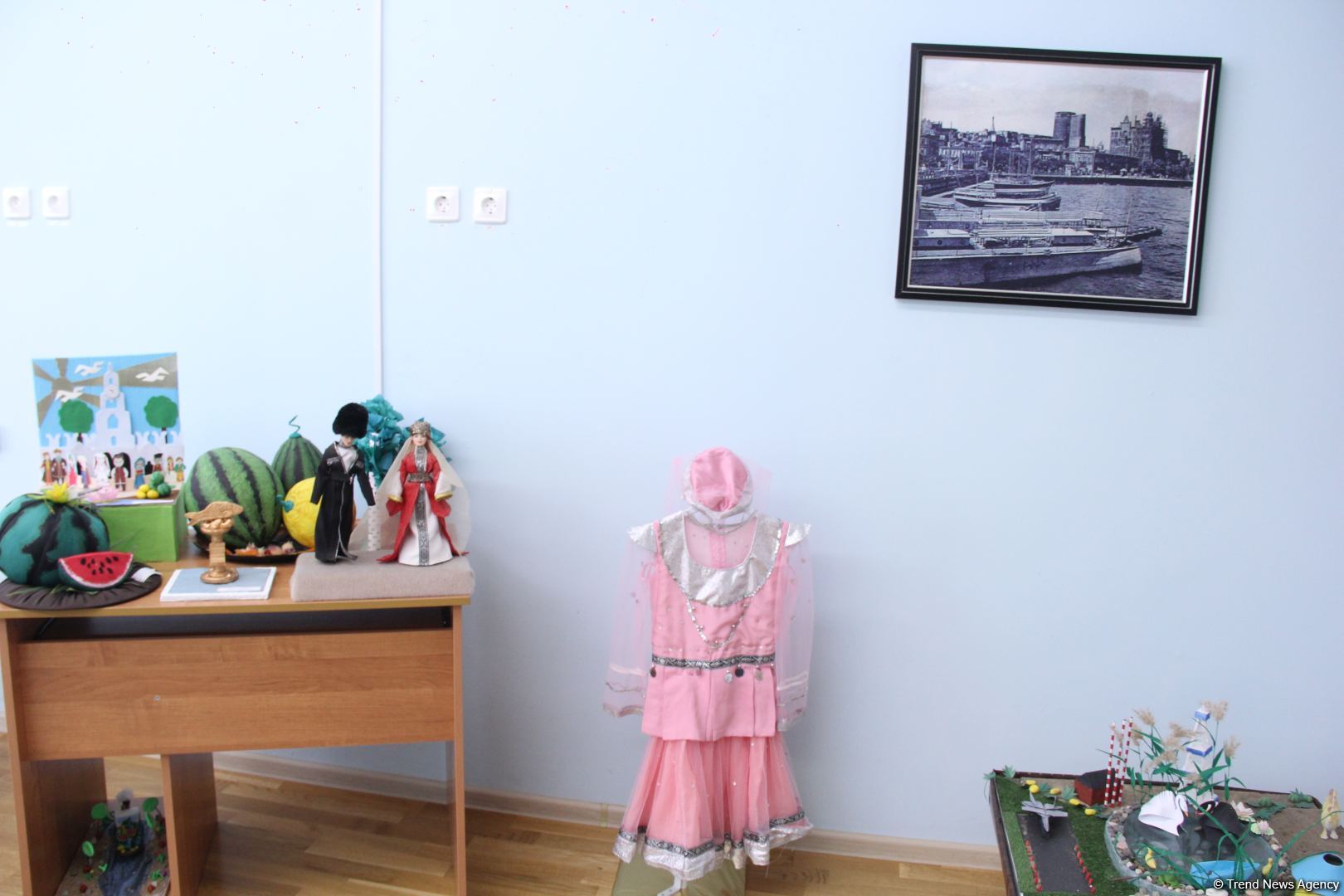 Азербайджанская делегация приняла участие в "Каспийском медиафоруме" и посетила школу имени Гейдара Алиева в Астрахани (ФОТО)