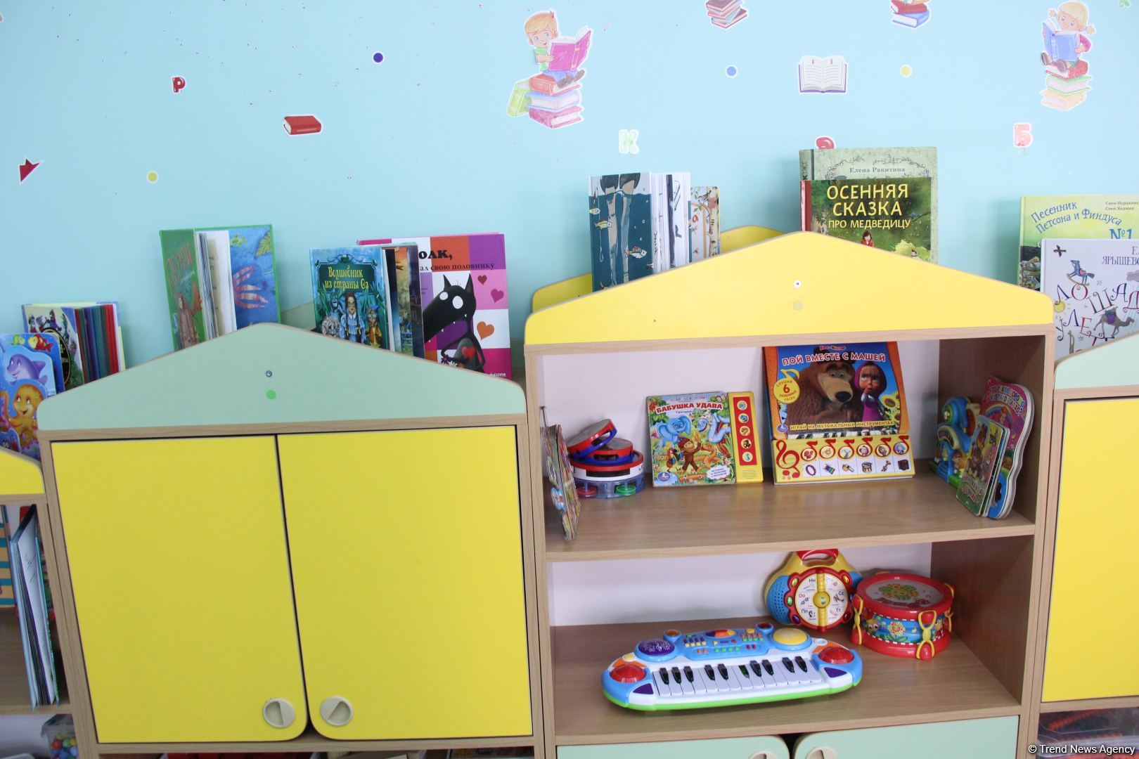 Азербайджанская делегация приняла участие в "Каспийском медиафоруме" и посетила школу имени Гейдара Алиева в Астрахани (ФОТО)