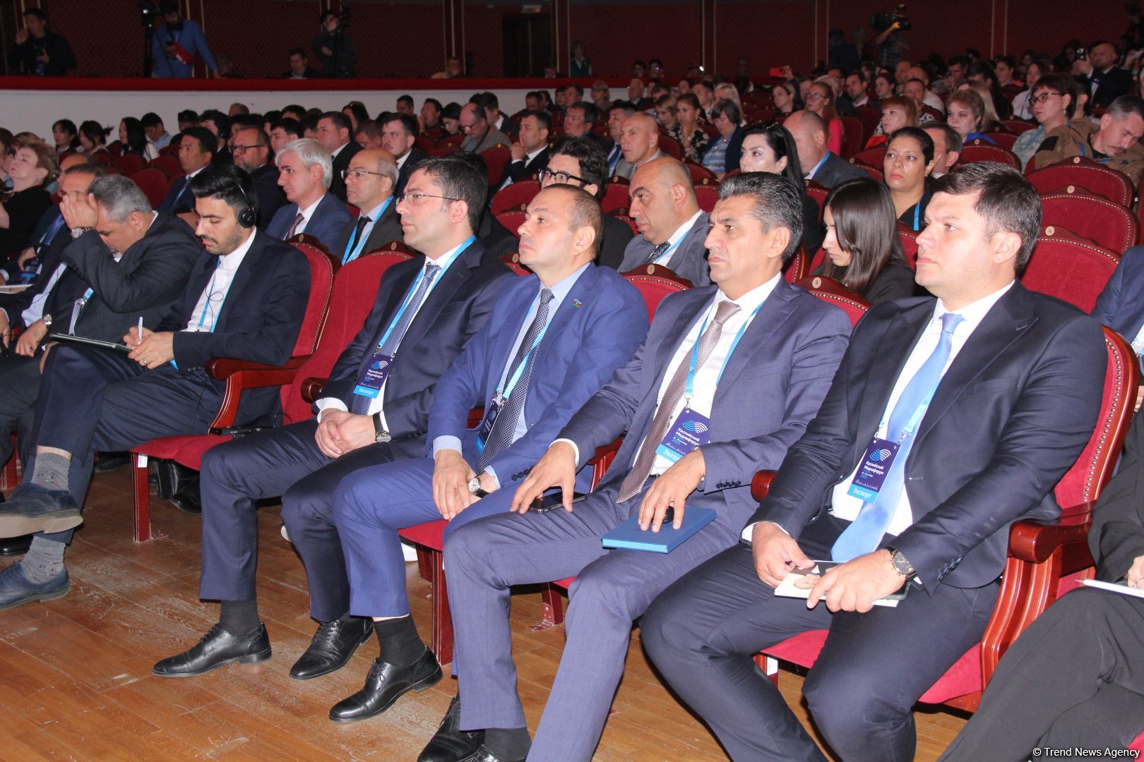 Азербайджанская делегация приняла участие в "Каспийском медиафоруме" и посетила школу имени Гейдара Алиева в Астрахани (ФОТО)