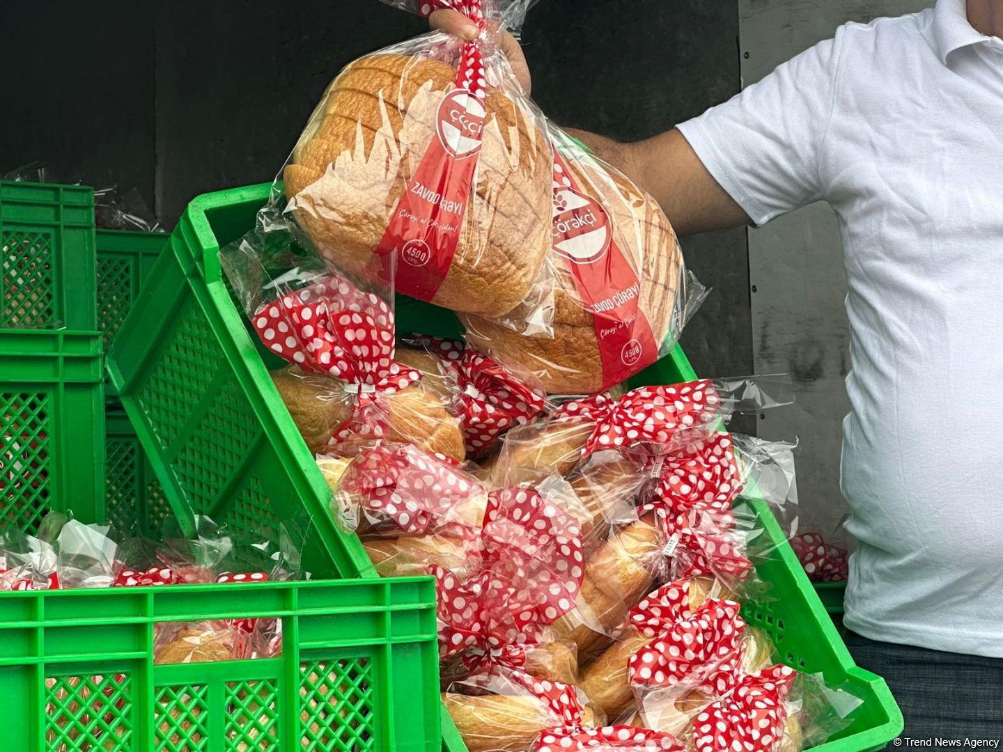 МЧС Азербайджана направило продовольственный груз для армянских жителей Карабаха (ФОТО/ВИДЕО)