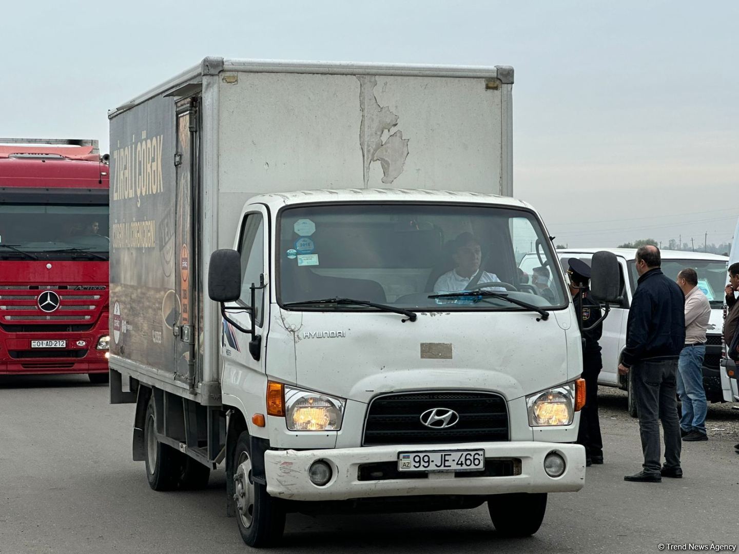 МЧС Азербайджана направило продовольственный груз для армянских жителей Карабаха (ФОТО/ВИДЕО)