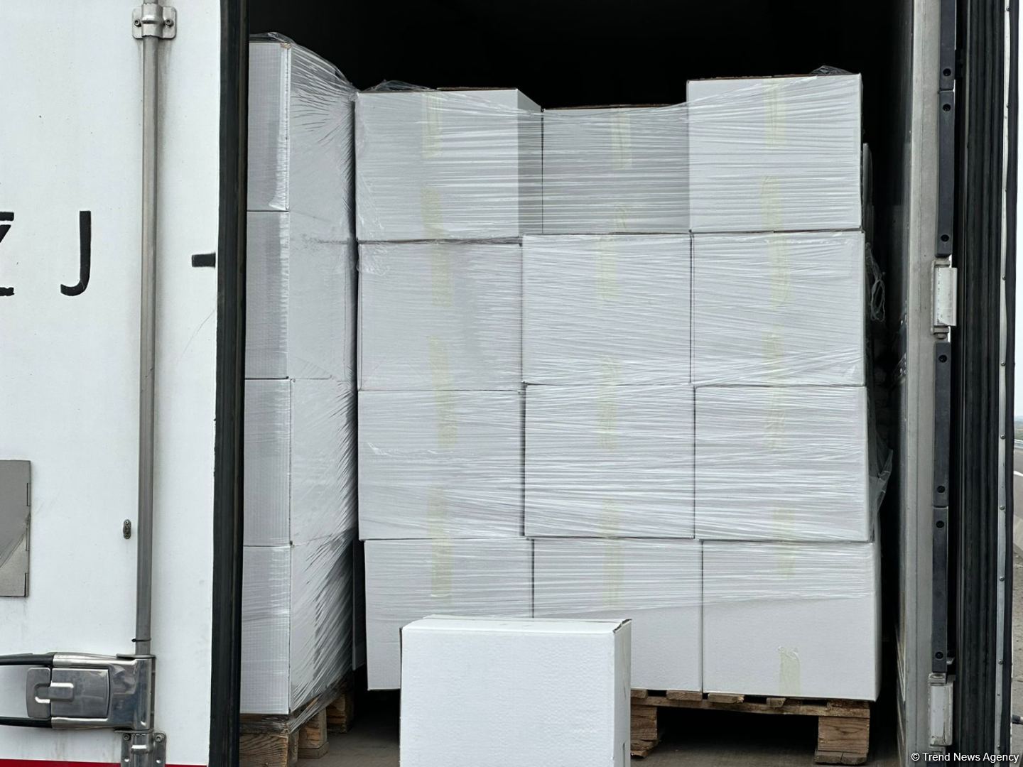 МЧС Азербайджана направило продовольственный груз для армянских жителей Карабаха (ФОТО/ВИДЕО)