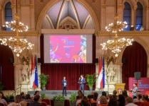 Азербайджанские национальные костюмы представлены в Вене (ФОТО)