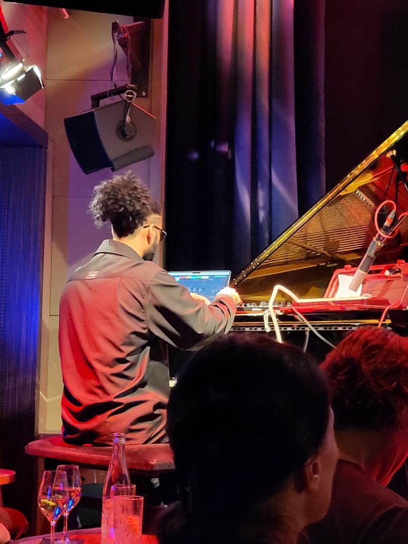 В Париже с аншлагом прошел вечер азербайджанского этно-джаза (ВИДЕО, ФОТО)