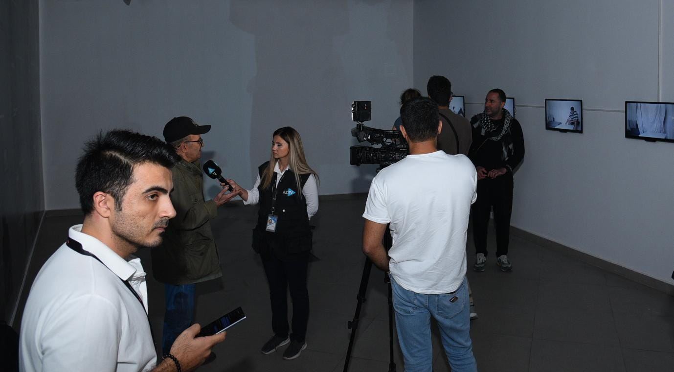 YARAT представил выставочный проект "MONO" – одиночество и диалог с нейросетью (ФОТО)